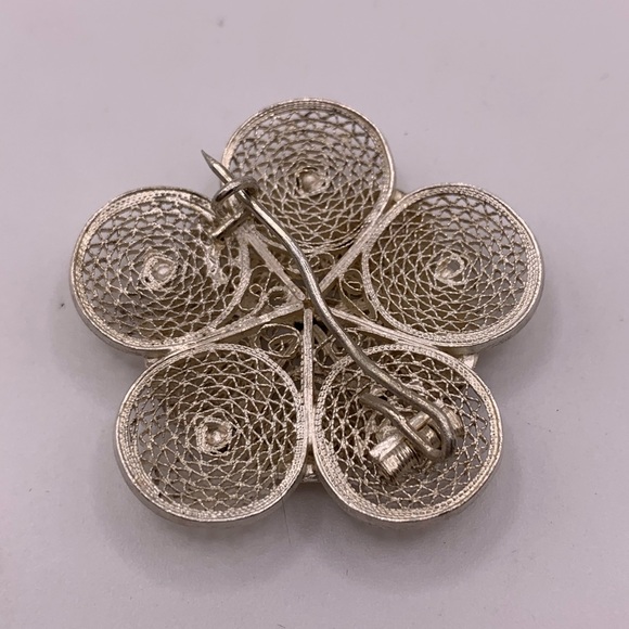 Vintage sterling silver filigree flower brooch - Picture 4 of 5